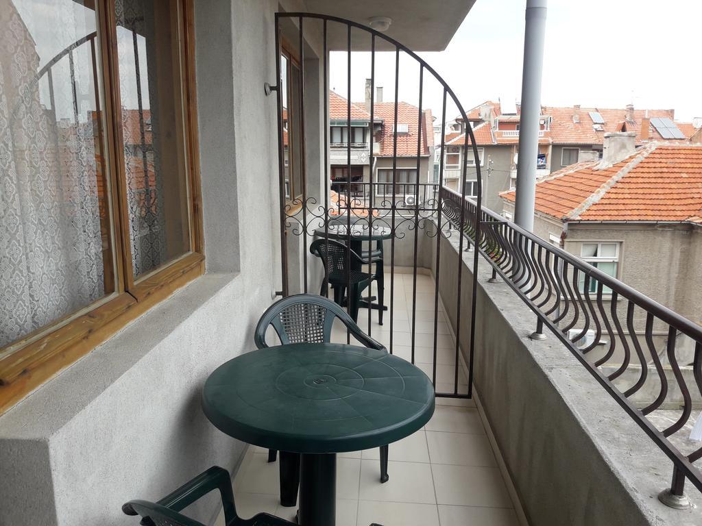Georgievi Guest House Pomorie Exterior photo