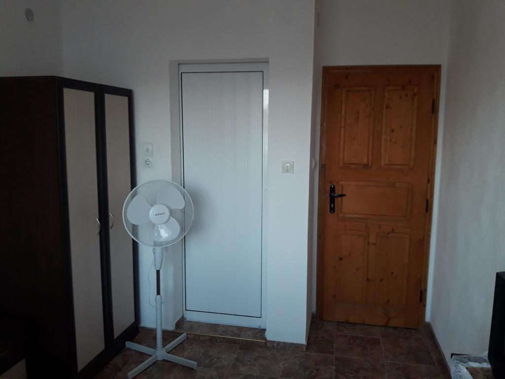 Georgievi Guest House Pomorie Exterior photo