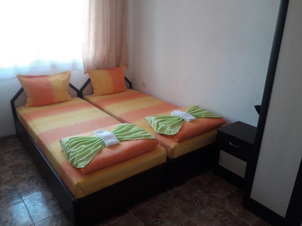 Georgievi Guest House Pomorie Exterior photo